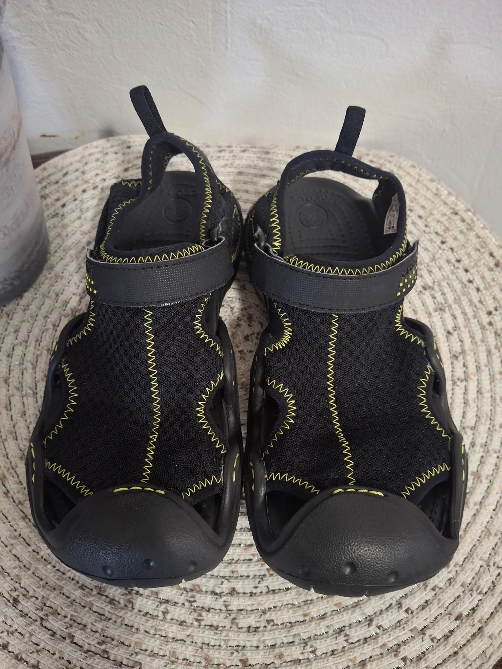 Kid's Crocs Swiftwater Mesh Deck Black Sandals Size 4.